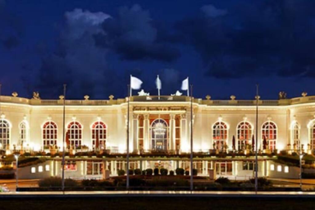 Appartement, Place Morny. Deauville Dış mekan fotoğraf